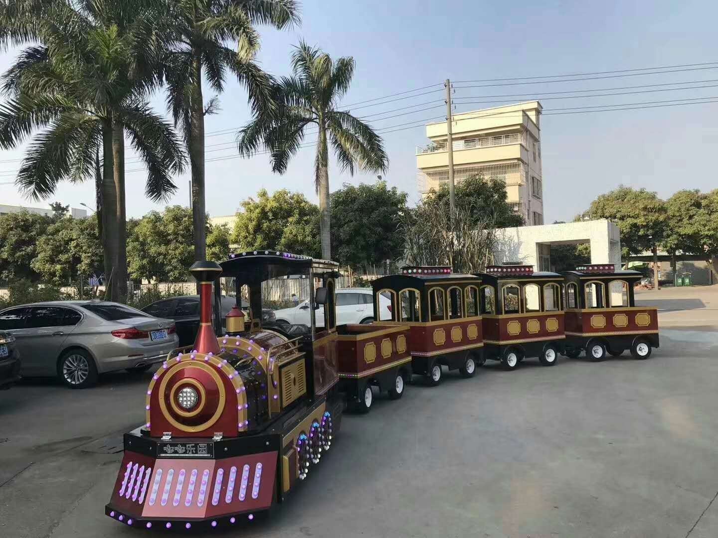 海南游乐园小火车